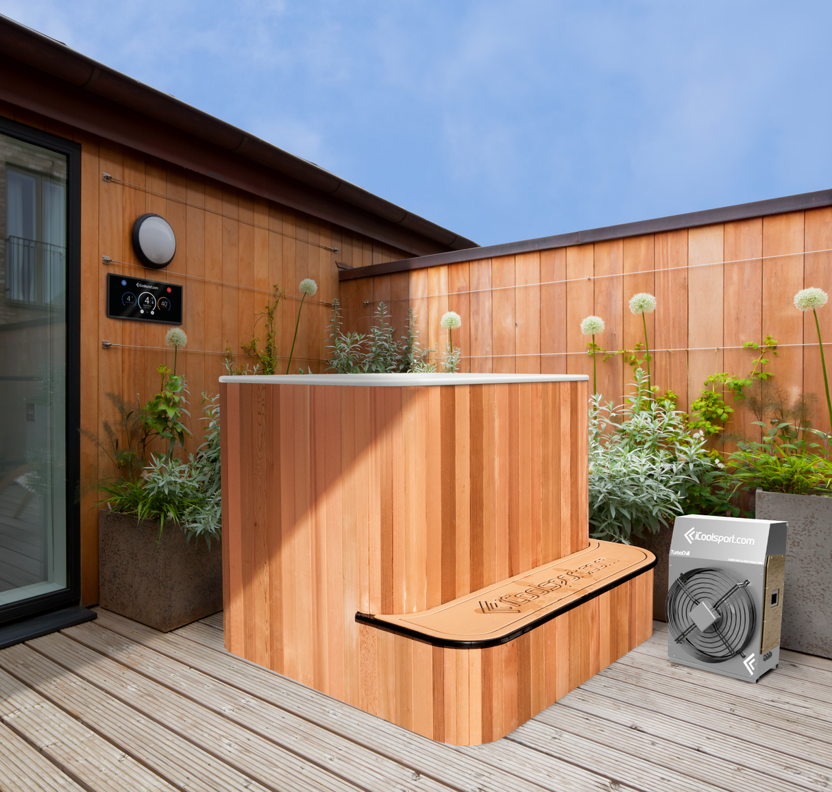 Ultra Cedar with Inbuilt 2kW Heater and External Turbo Mini Chiller 4ºC (39F) to 40ºC (104F) - iCoolsport